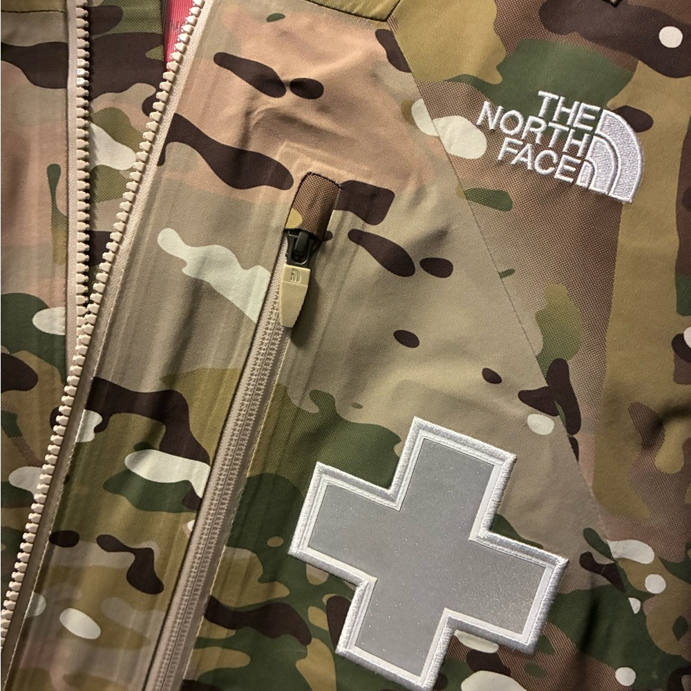 The North Face Supreme Camo Jacket - Picture 11 of 12
